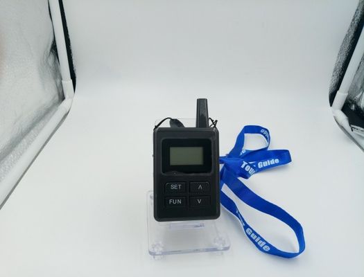 ツーリストの受信のための携帯用ツアー・ガイド システム送信機及び受信機を掛けるE8耳